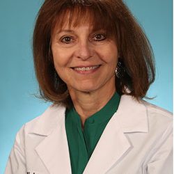 Кросс удостоена награды за исследование рассеянного склероза