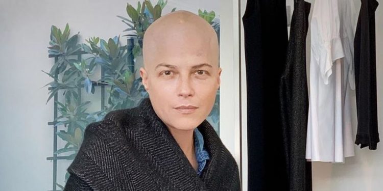 Сельма Блэр говорит, что ее недавняя химиотерапия РС повлияла на ее зрение, способность фокусировать глаза 1 Сельма Блэр говорит, что ее недавняя химиотерапия РС повлияла на ее зрение, способность фокусировать глаза