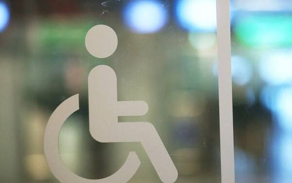 Высокоэффективная терапия, «превосходящая» в сокращении рецидивов, но не в отсрочке потери трудоспособности при РС