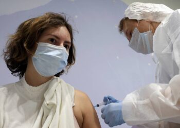 Вакцины COVID-19 работают у пациентов с РС, несмотря на лечение иммунотерапией