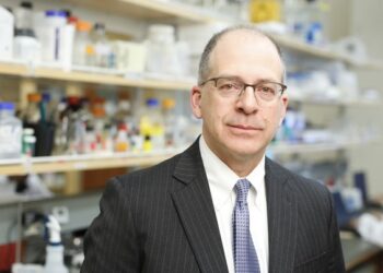 Д-р Майкл Левин - заведующий кафедрой клинических исследований рассеянного склероза в Саскачеване и профессор Медицинского колледжа США. АВТОР ФОТО: SUPPLIED / Saskatoon